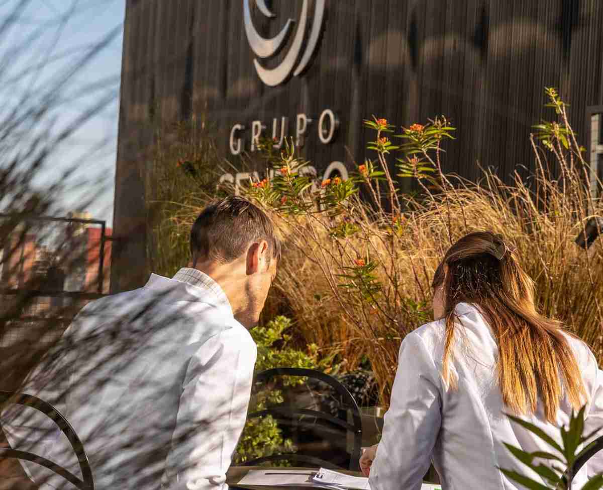 staff-secction-header-images